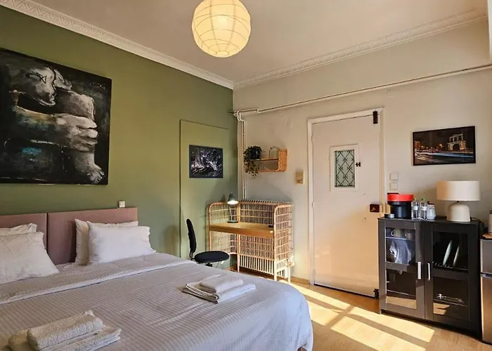 Cosy 1Br Apt With Balcony In Vibrant Exarcheia