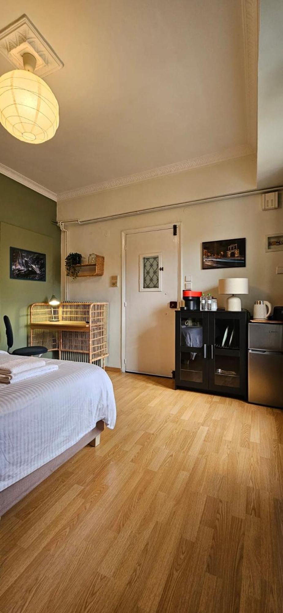 Cosy 1br With Balcony In Vibrant Exarcheia Apartment