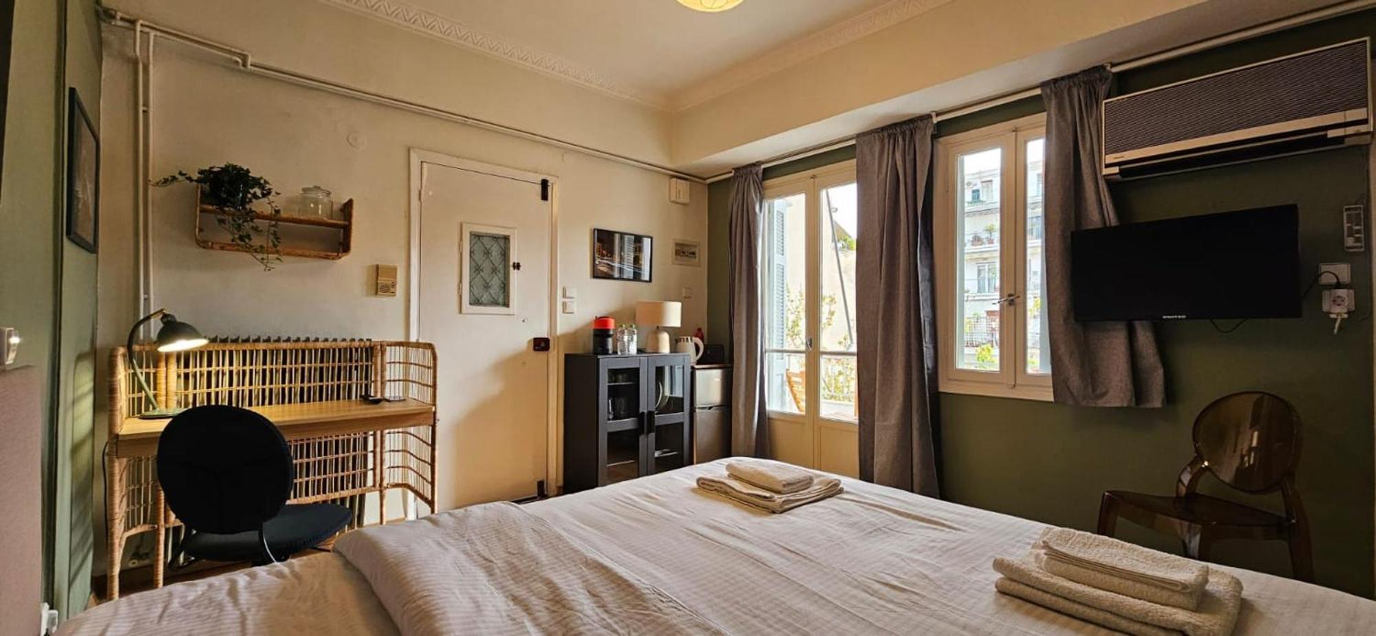 Apartment Cosy 1br With Balcony In Vibrant Exarcheia